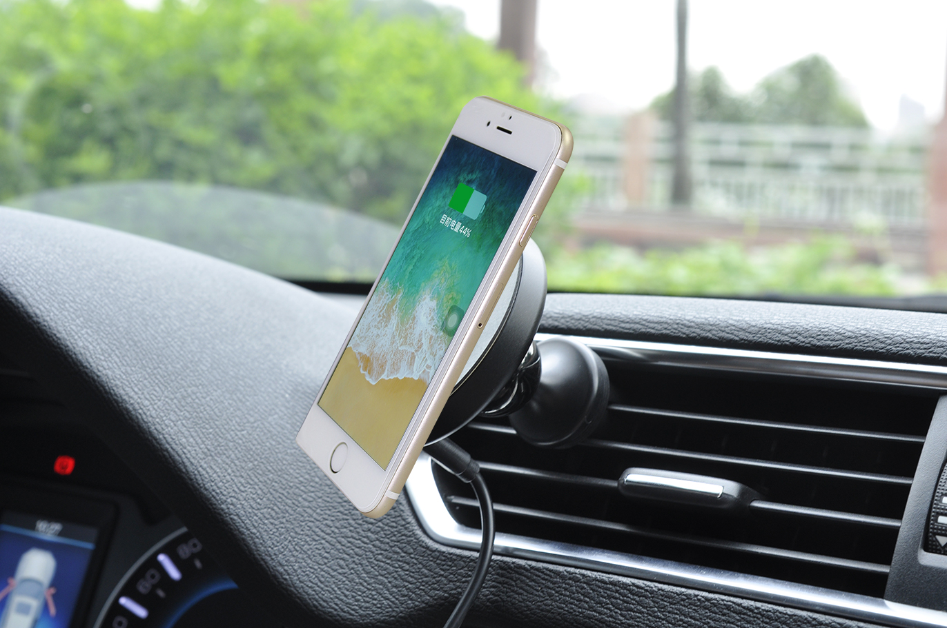 一鑫創研Qi快速無線充電器